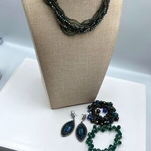 VTG Gold Tone Jewelry Set: Emerald Green Crystal Necklace & Matching Earrings